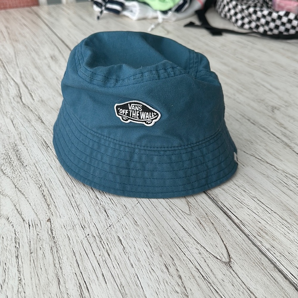 Vans bucket hat.